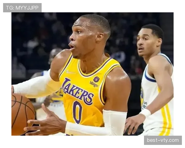 OJ·梅奥关键时刻突破效率提升显著带动湖人攻防转换